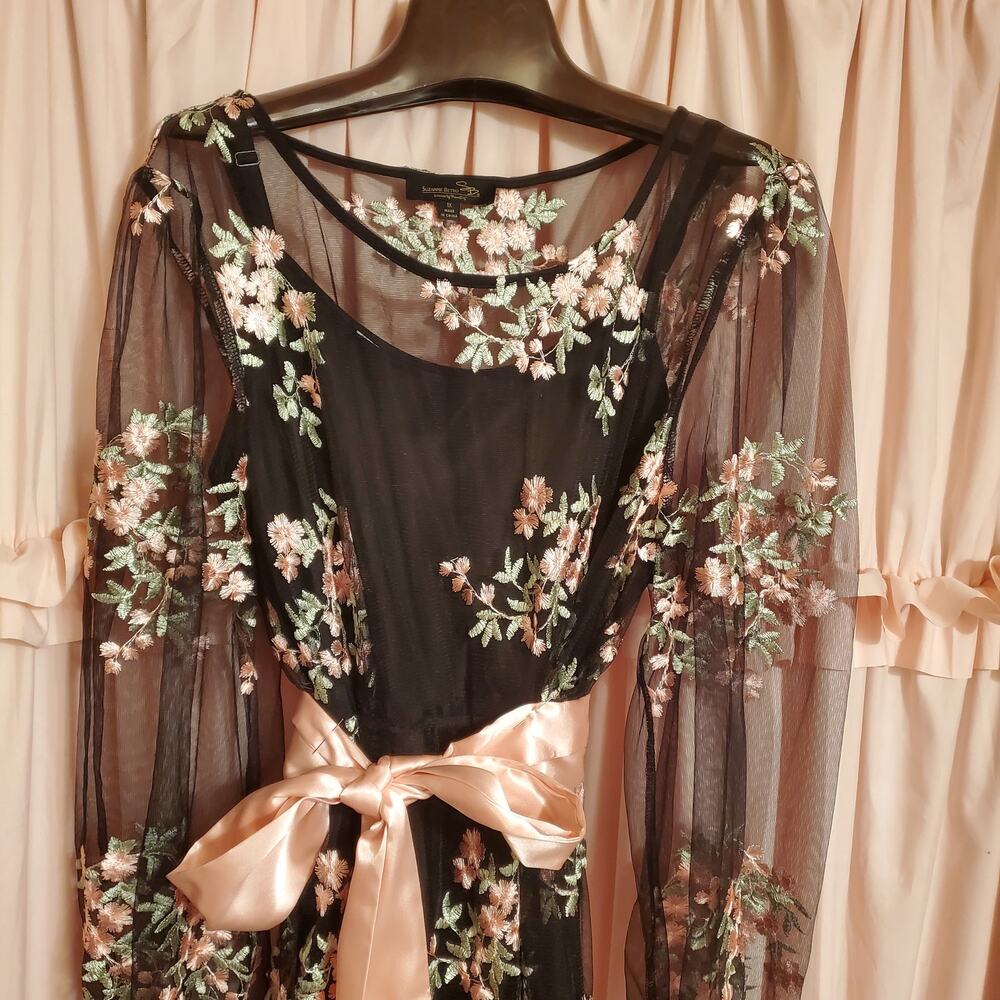 Suzanne Betro Pink&Green Floral Embroidery Black Lace Long Flounce Dress 1X